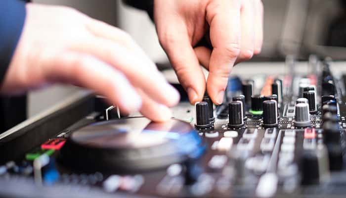 Best DJ Turntables Review