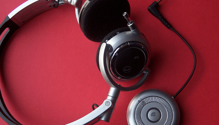 In ear bluetooth headphones